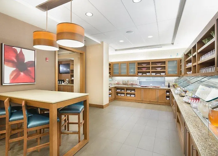 Hyatt Place Airport Hotel 3*