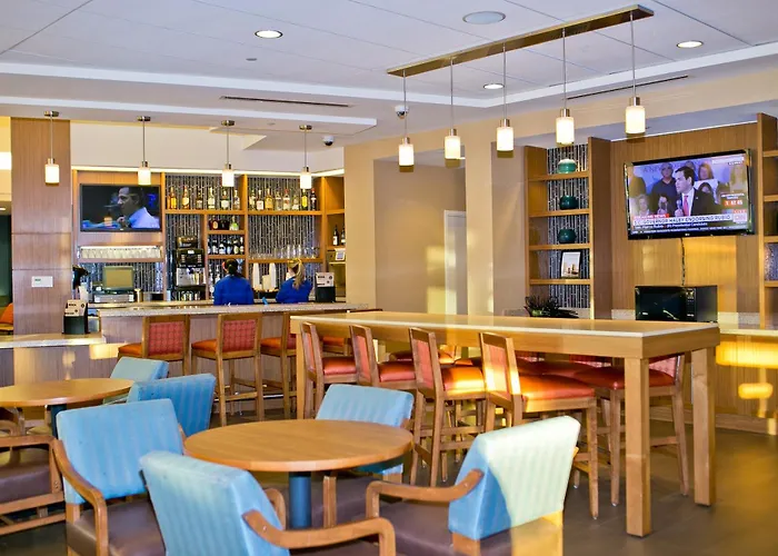 Hyatt Place Airport 3*