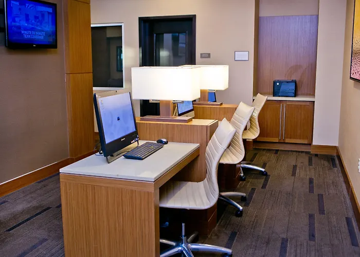 Hyatt Place Airport