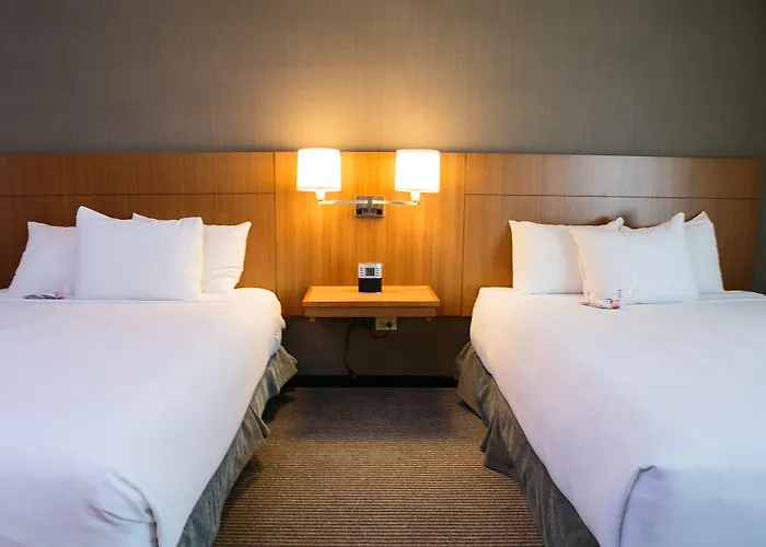 Hyatt Place Airport Hotel 3*