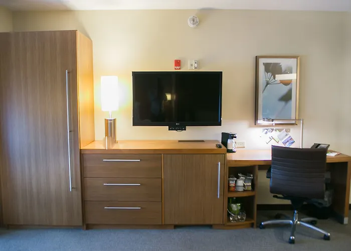 Hyatt Place Airport Hotel